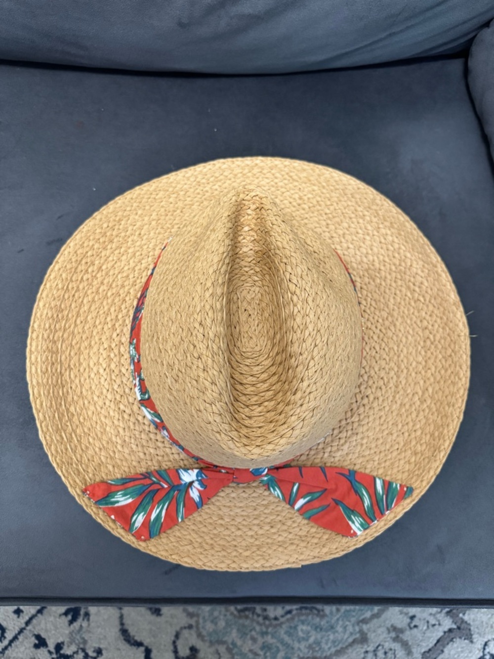 Vince Camuto Tan Straw Fedora with Red & Green Tropical Scarf - Picture 2 of 7